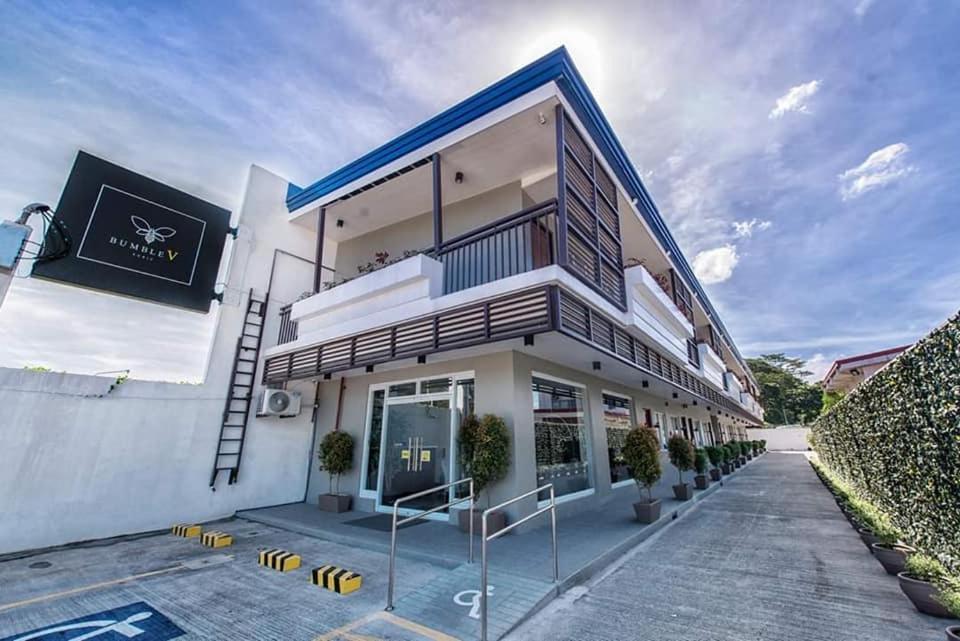 Bumble V Subic Hotel Olongapo Exterior photo